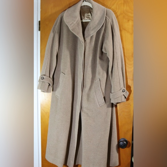 Union Made Vintage Saks fifth avenue cashmere coat - Picture 1 of 12